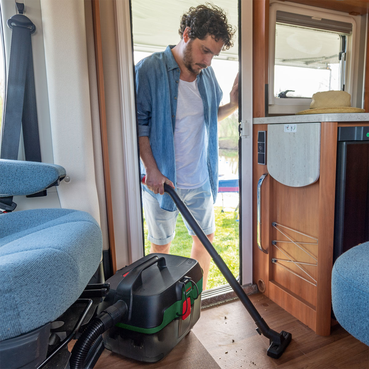 Bosch  Akku-Nass- und Trockensauger AdvancedVac 18V-8 BT Bild 4