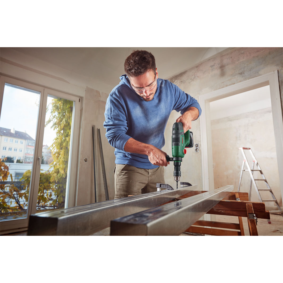 Bosch  Akku-Bohrhammer UniversalHammer 18V Bild 4