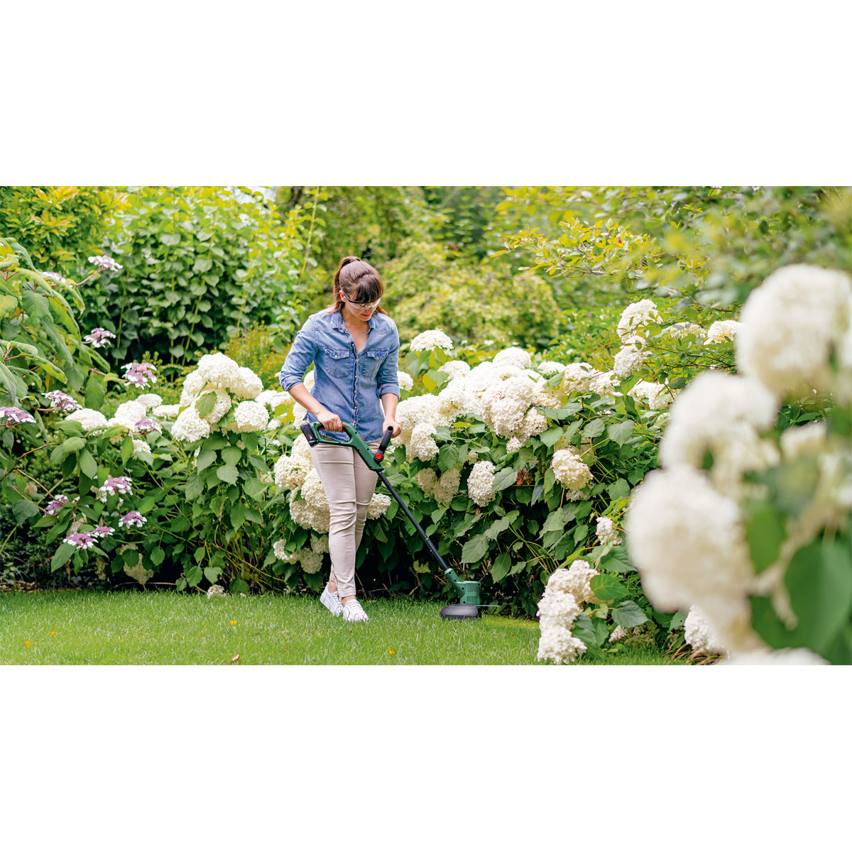 Bosch  Akku-Rasentrimmer EasyGrassCut 18-260 inkl 2 x 2,5 AH Akku und Ladegerät Bild 3