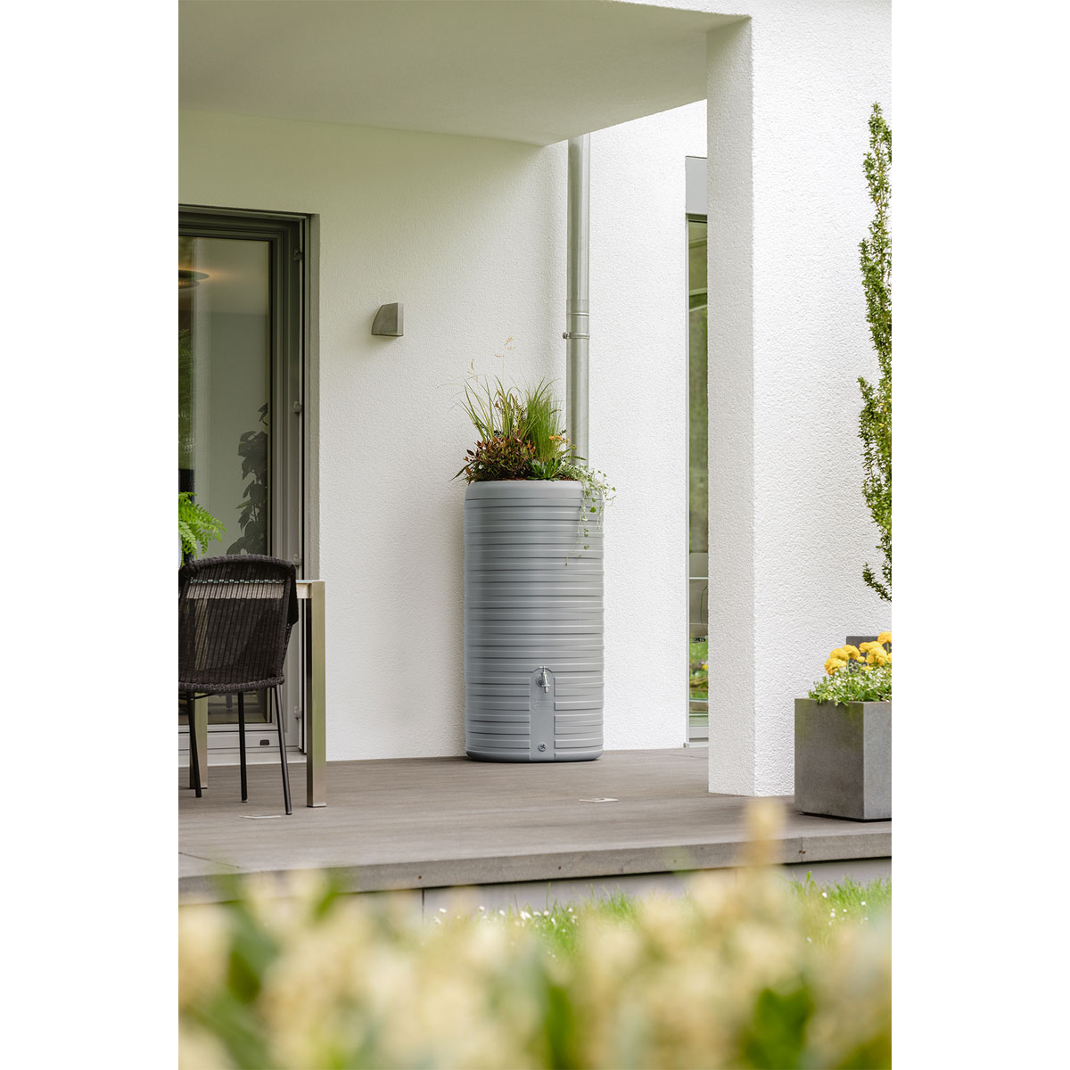 Garantia  Regentonne Nordic 2in1 300 Liter steingrau inkl. Pflanzschale Bild 6