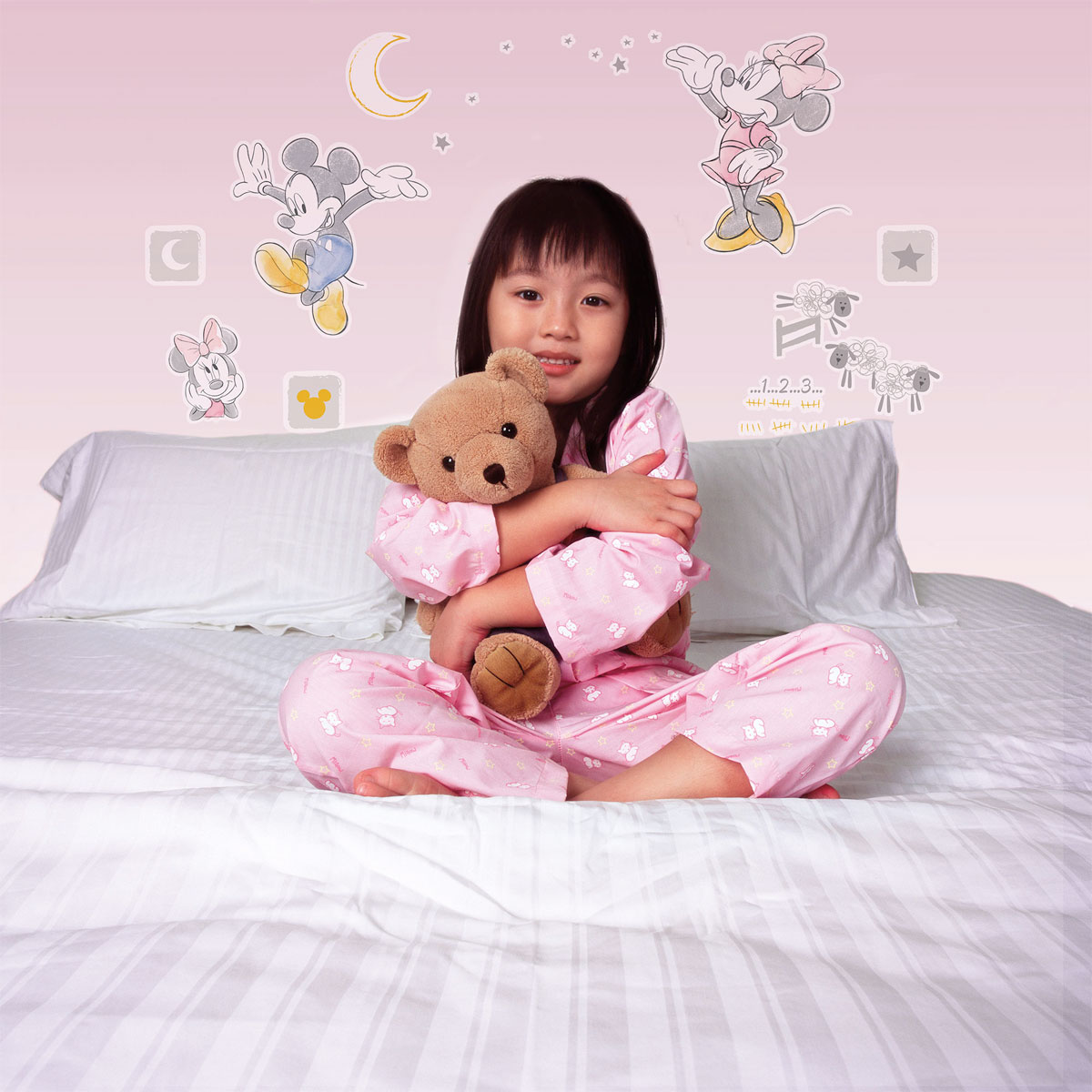 Komar  Wandtattoo Mickey Counting Sheeps 50x70 cm