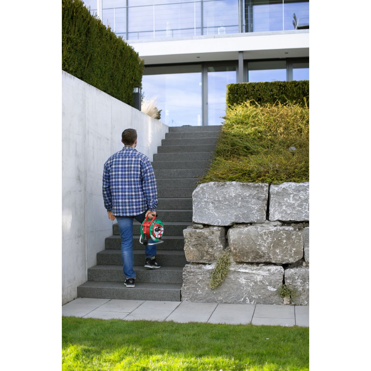 Brennenstuhl Gartenkabeltrommel Garant G 38m grün Bild 3