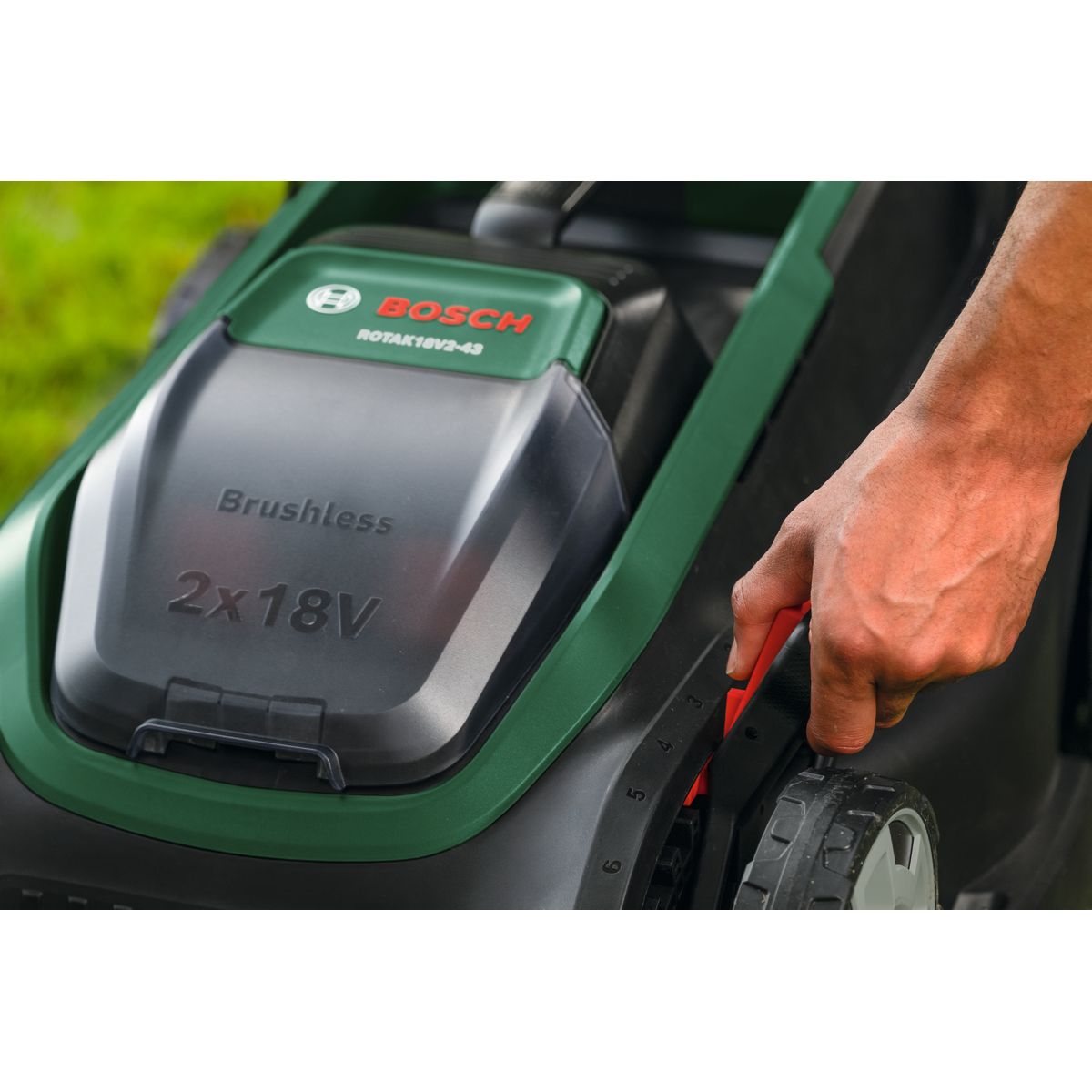 Bosch Professional Rasenmäher Rotak 18V2-43 Bild 6