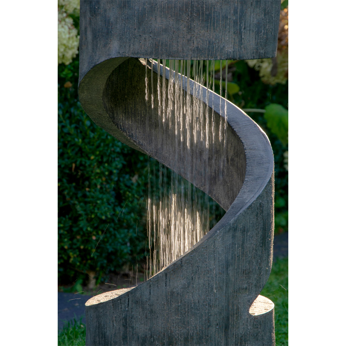 dobar Design-Gartenbrunnen mit LEDs Durchmesser 31,5 x 79,5 cm grau Bild 3