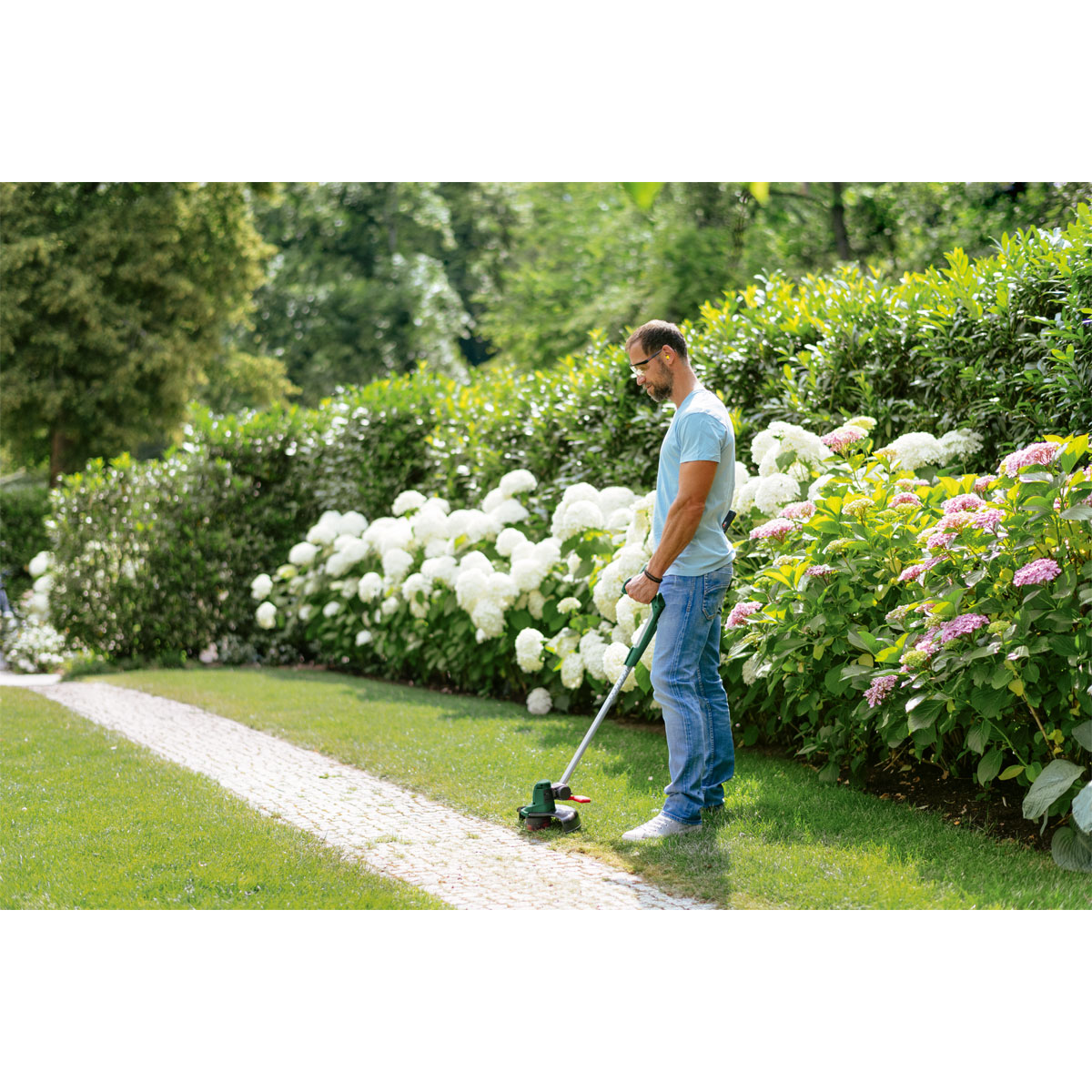 Bosch  Akku-Rasentrimmer UniversalGrassCut 18V Bild 5