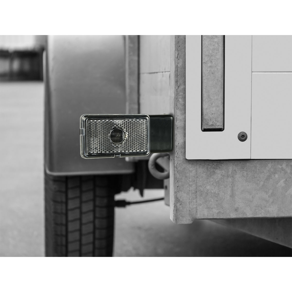 LAS 10112 Positionsleuchte eckig mit Halter Bild 2