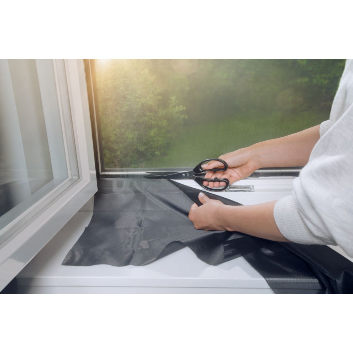 Tesa IS Pollen- & Insektengitter für bodentiefe Fenster, anthrazit, 1,2x2,4m Bild 11