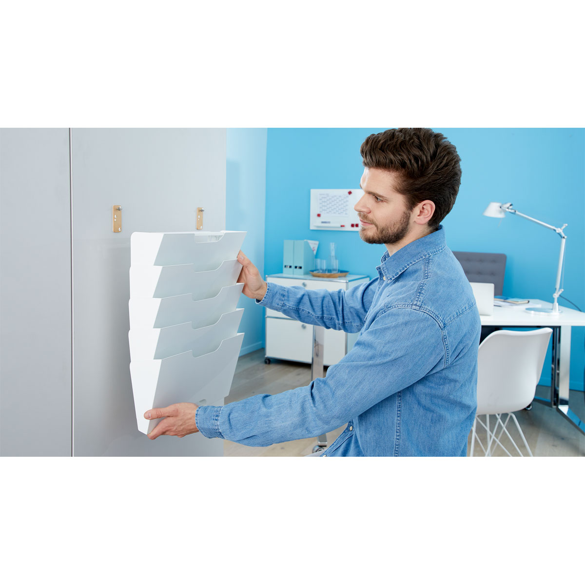 Tesa Klebeschraube für Mauerwerk viereckig 2 Stück Traglast 2 x 5 kg Bild 5