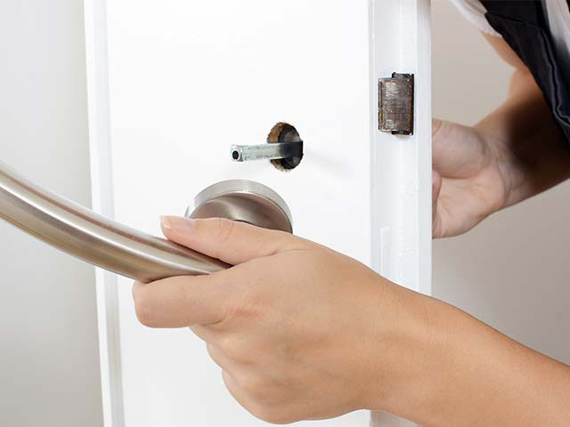 Zimmertueren-montage