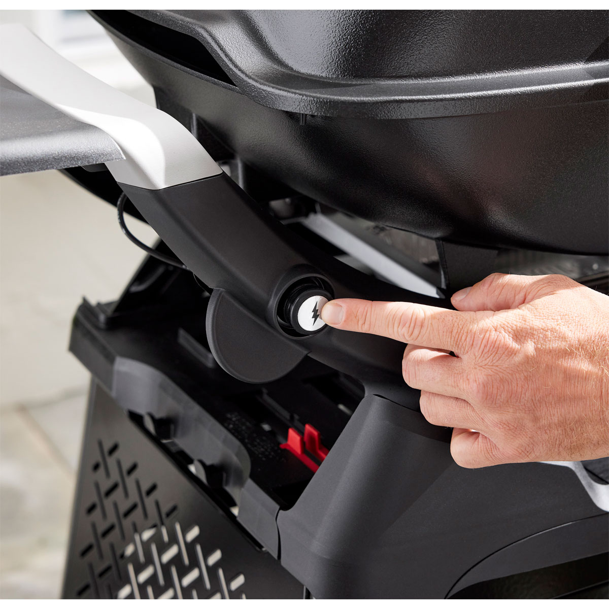 Weber  Gasgrill mit Rollwagen Q2200N Bild 5