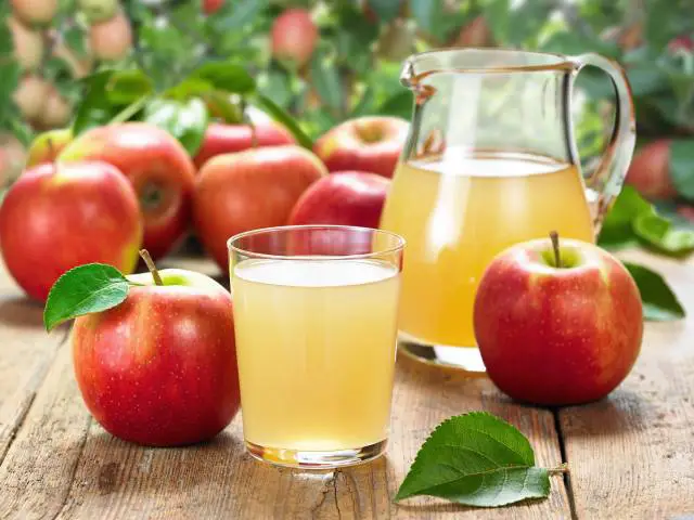 Mostobst mit Apfelsaft