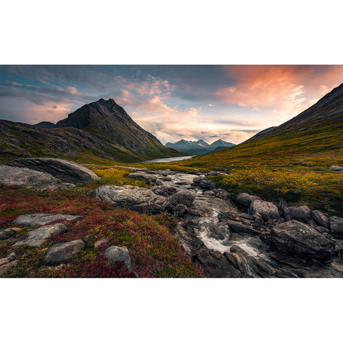 Komar  Vlies Fototapete Schroffes Paradies 450x280 cm Bild 2