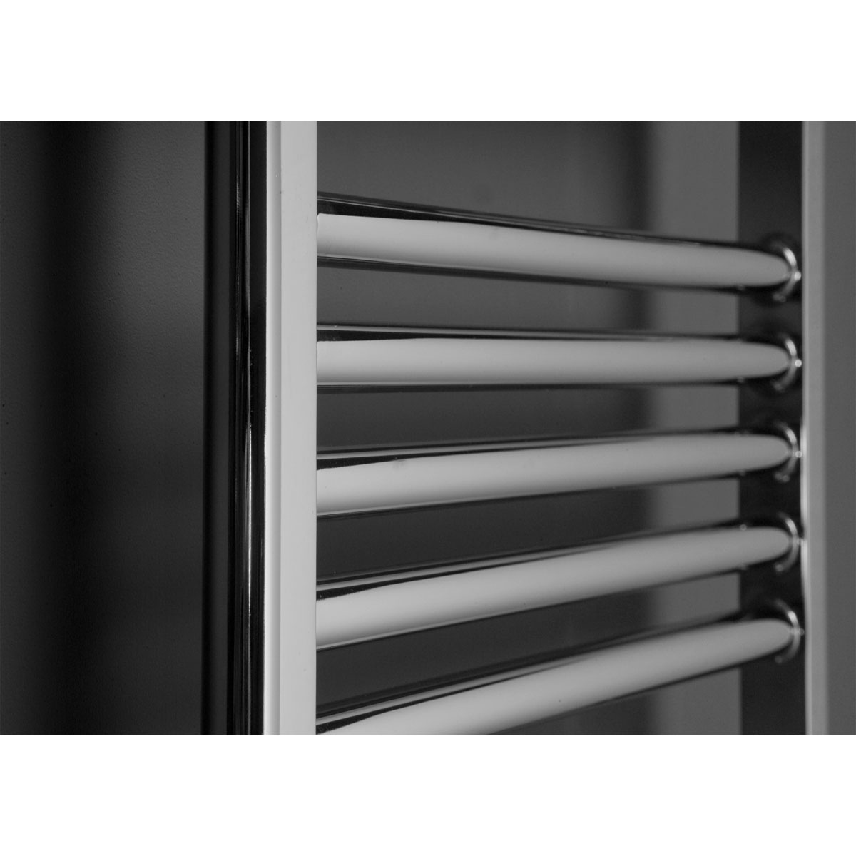 Ximax  Badheizkörper C1 1264 x 600 mm 425 Watt Mittenanschluss Chrom Bild 2