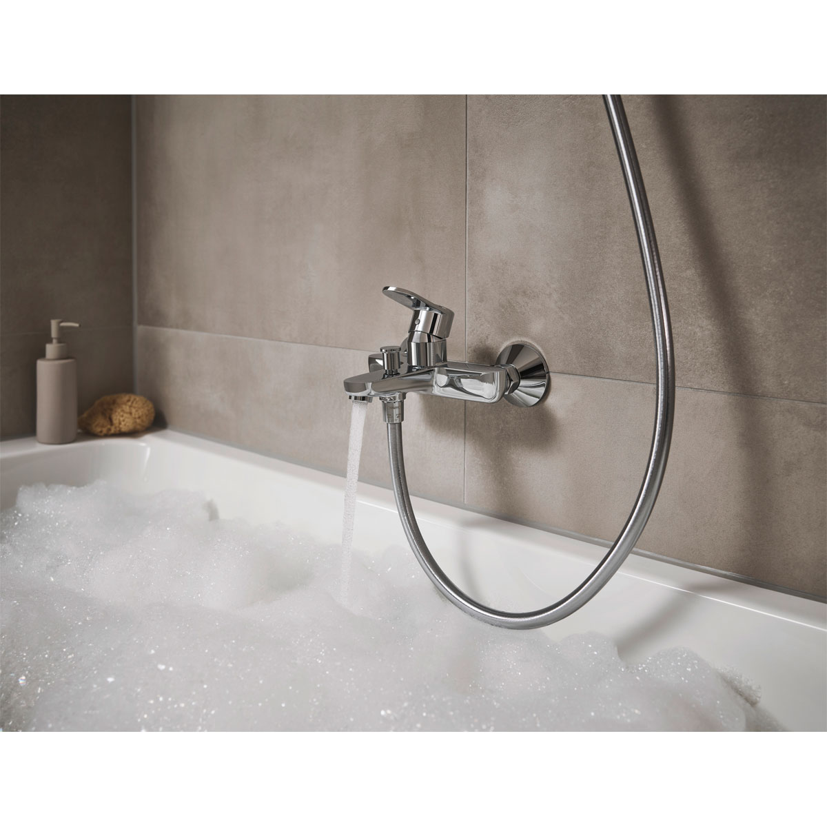 Hansgrohe Einhebel-Wannenmischer Vernis Blend Aufputz chrom  Bild 6