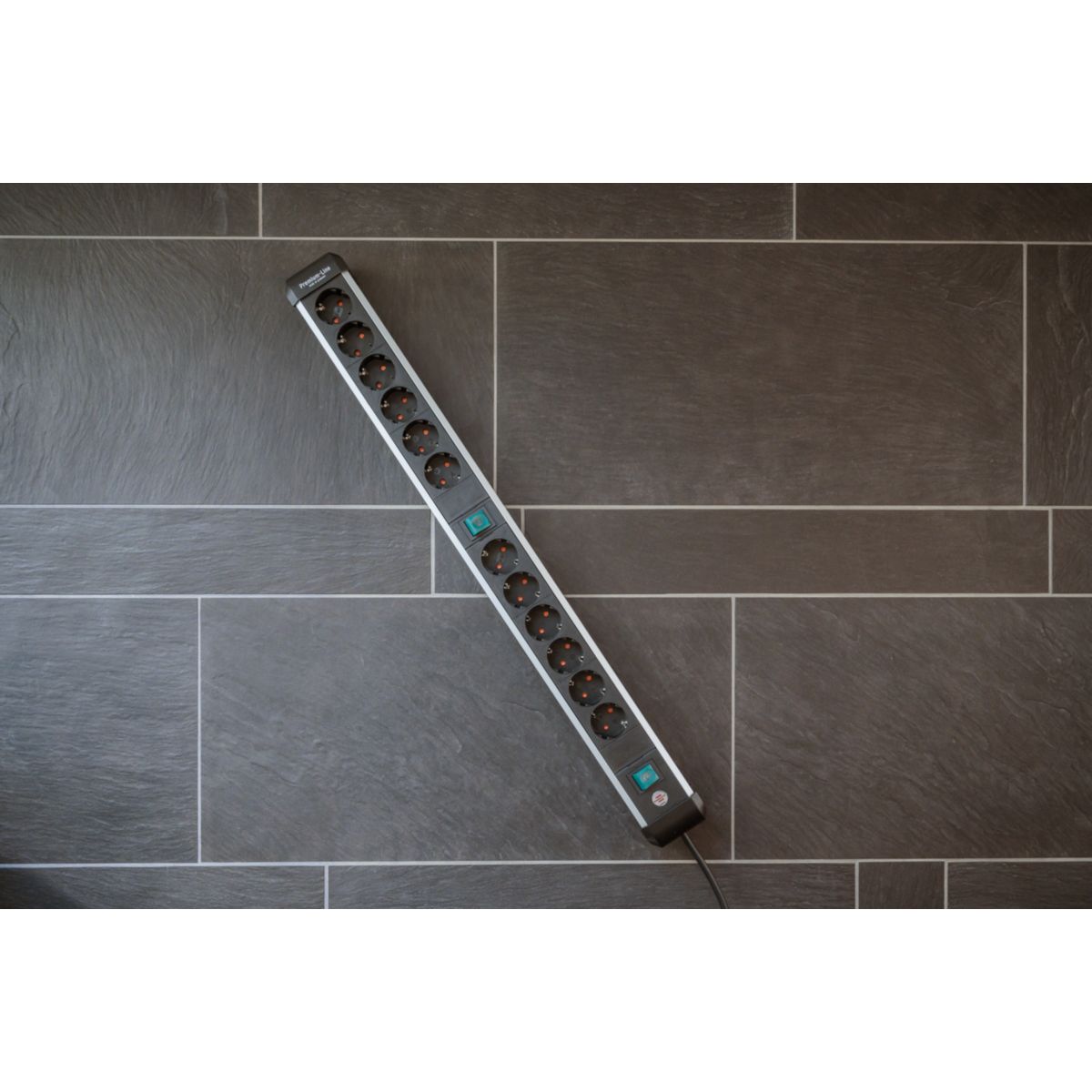 Brennenstuhl Premium-Alu-Line Steckdosenleiste 12-fach mit 2x 6-fach schaltbarer Steckdose Bild 10