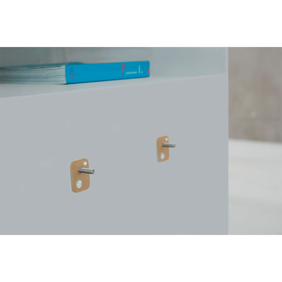 Tesa Klebenagel für Tapete und Putz 2 Stück Traglast 2 x 2 kg Bild 4