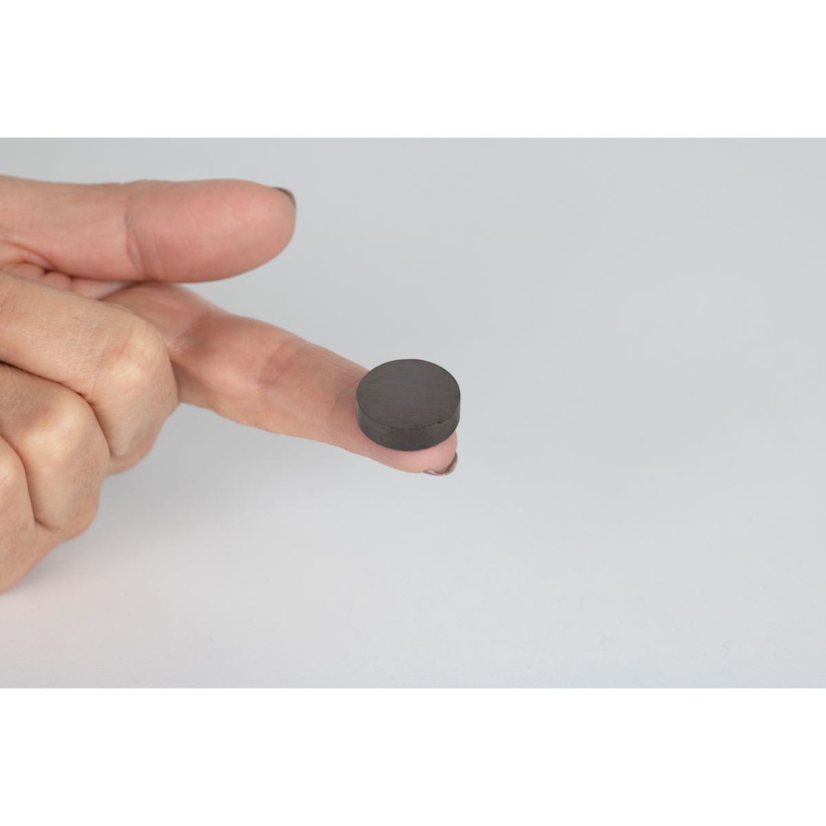 Suki Magnetscheibe Ferrit Ø 20 x 5 mm, schwarz Bild 6