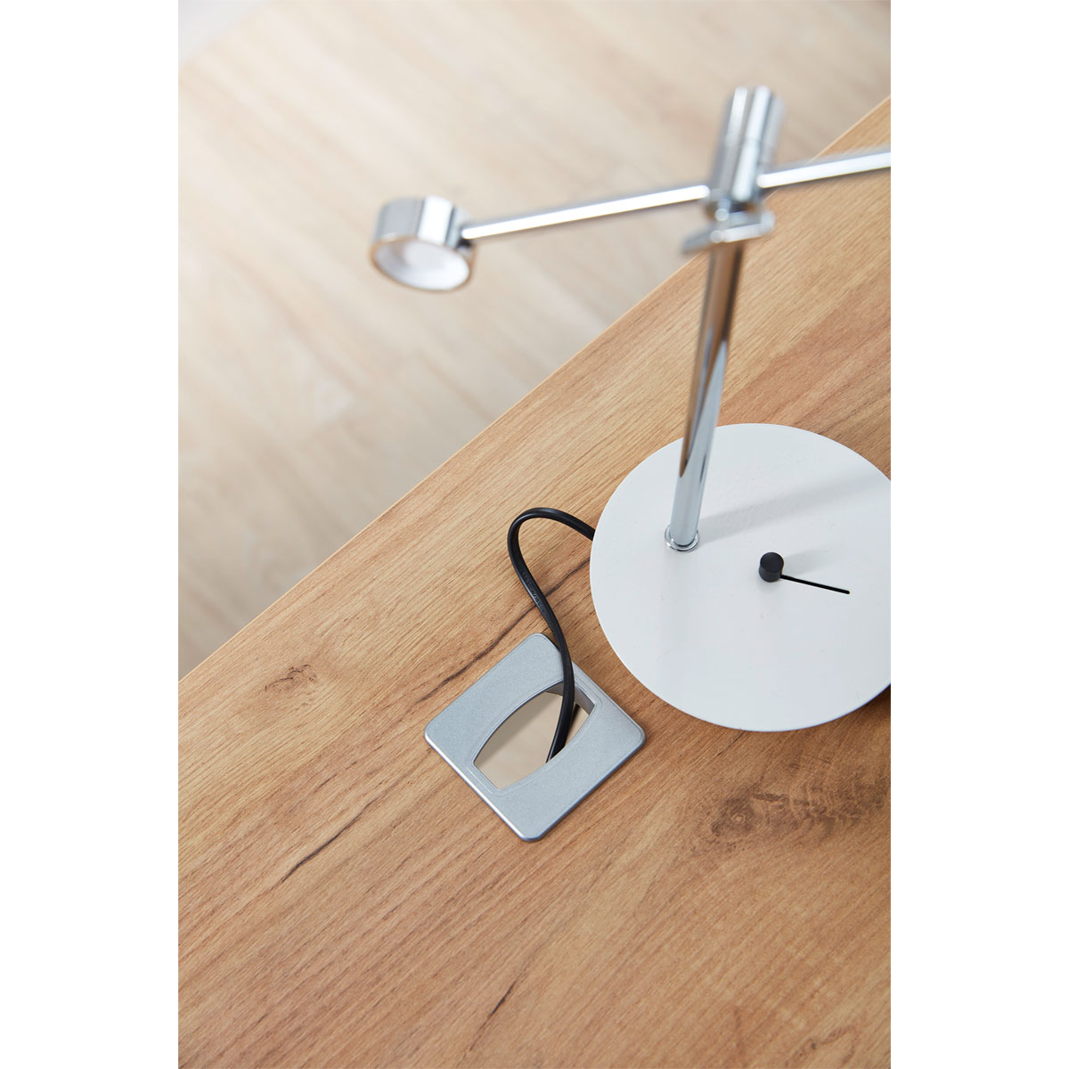 Schreibtisch Lionel mit Metallkufen 158 x 75 x 79 cm weiß/Navarra-Eiche-Nachbildung Bild 3