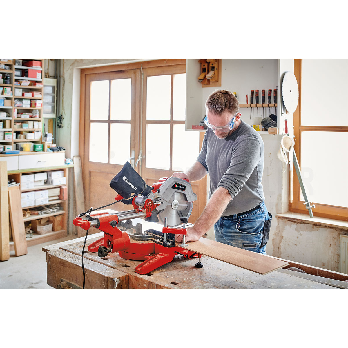 Einhell  Zug-Kapp-Gehrungssäge TC-SM 254 Bild 2