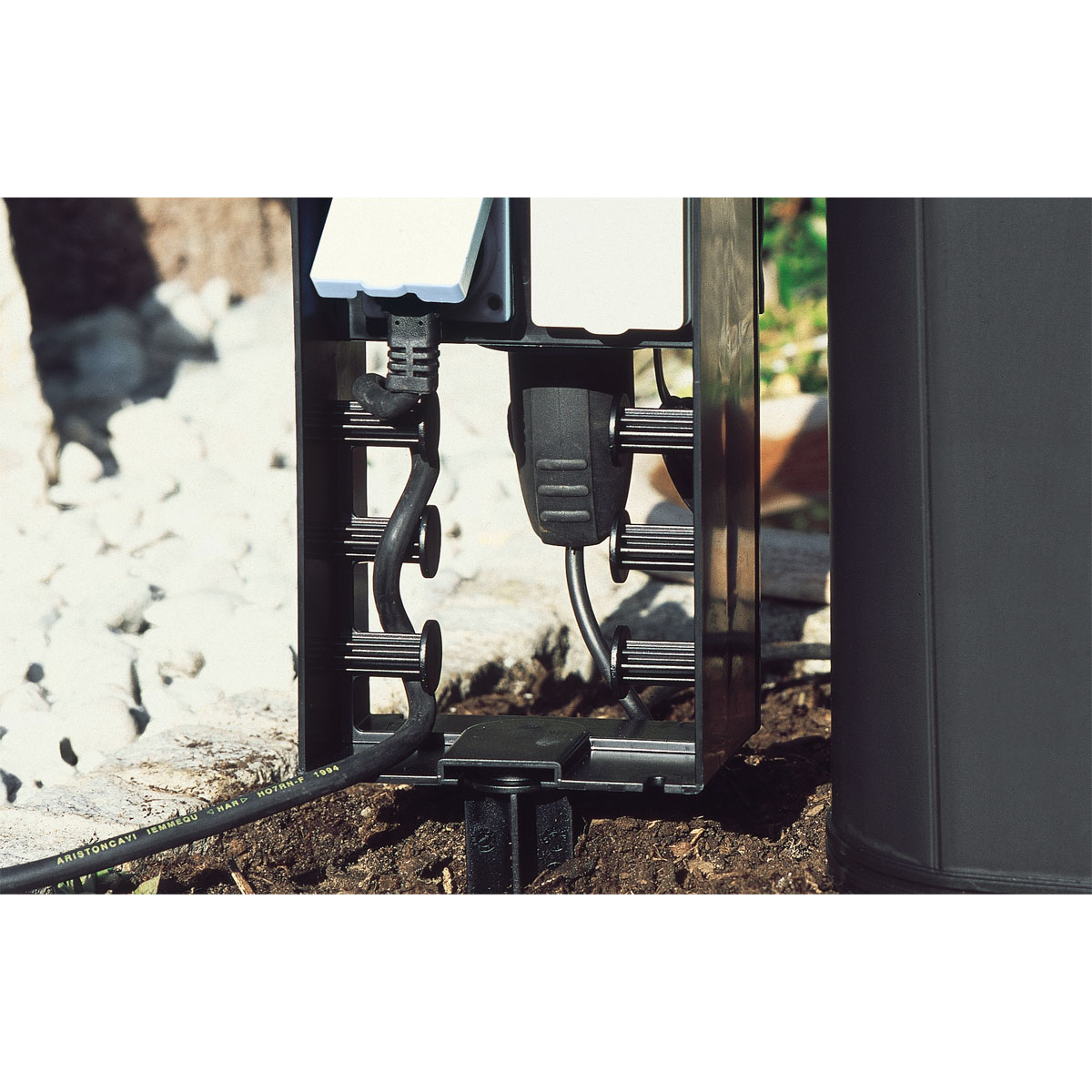 Oase Gartensteckdose InScenio FM-Master 2 mit Erdspieß 4 Steckdosen Bild 3