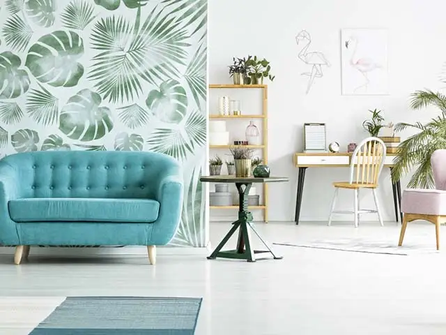 Ein Wohnzimmer im Bohemian Stil eingerichtet