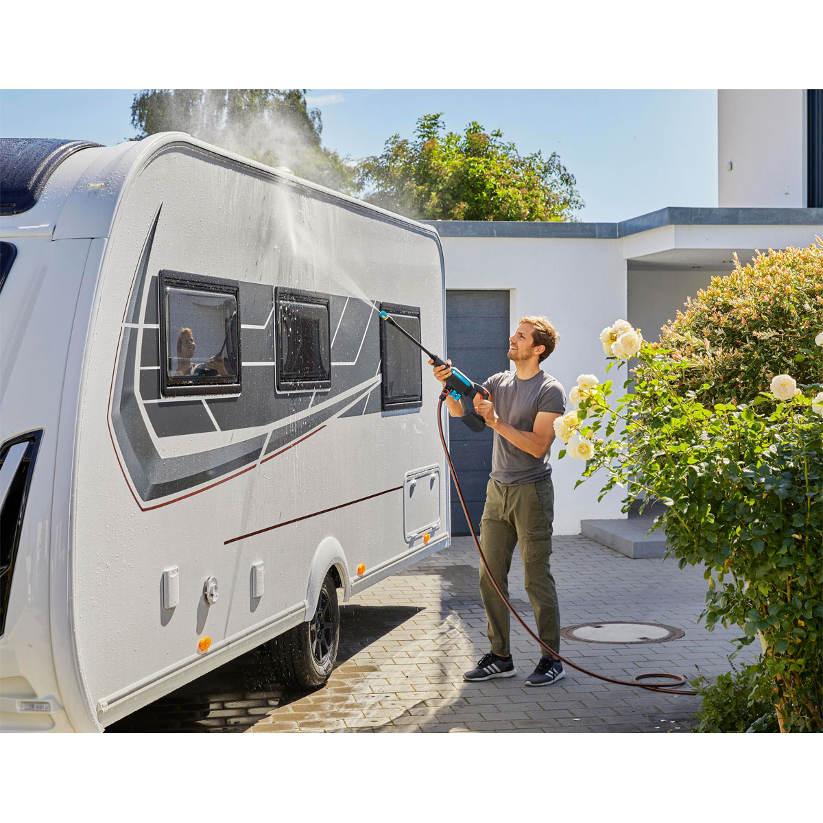 Gardena  Akku-Mitteldruckreiniger-Set AquaClean 24/18 V P4A 5-teilig Bild 10