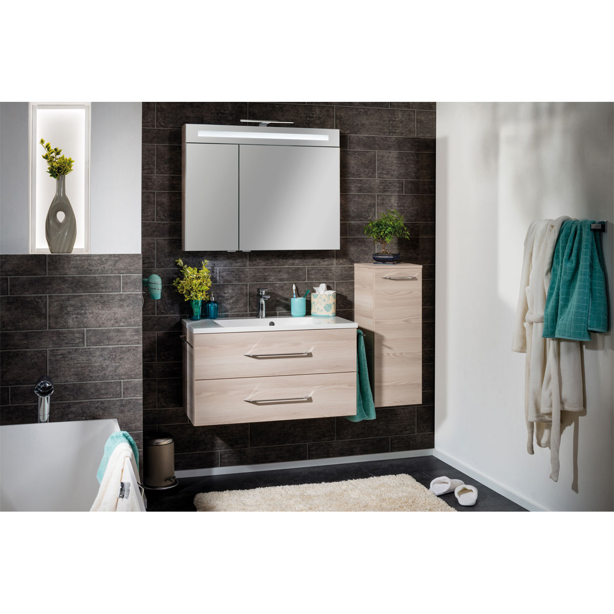 Fackelmann LED-Spiegelschrank B.clever 90 x 71 x 16 cm Alaska-Esche Bild 7