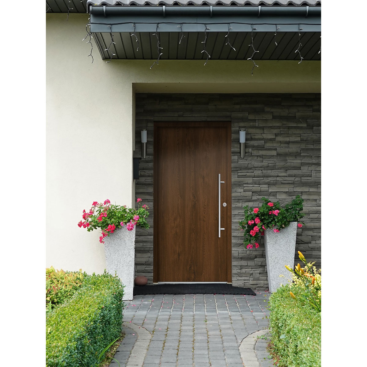 SplenDoor  Premium-Haustür Passivedoor Ribe RC2 energiesparend einbruchsicher nussbaum 100 x 210 cm rechts Bild 2
