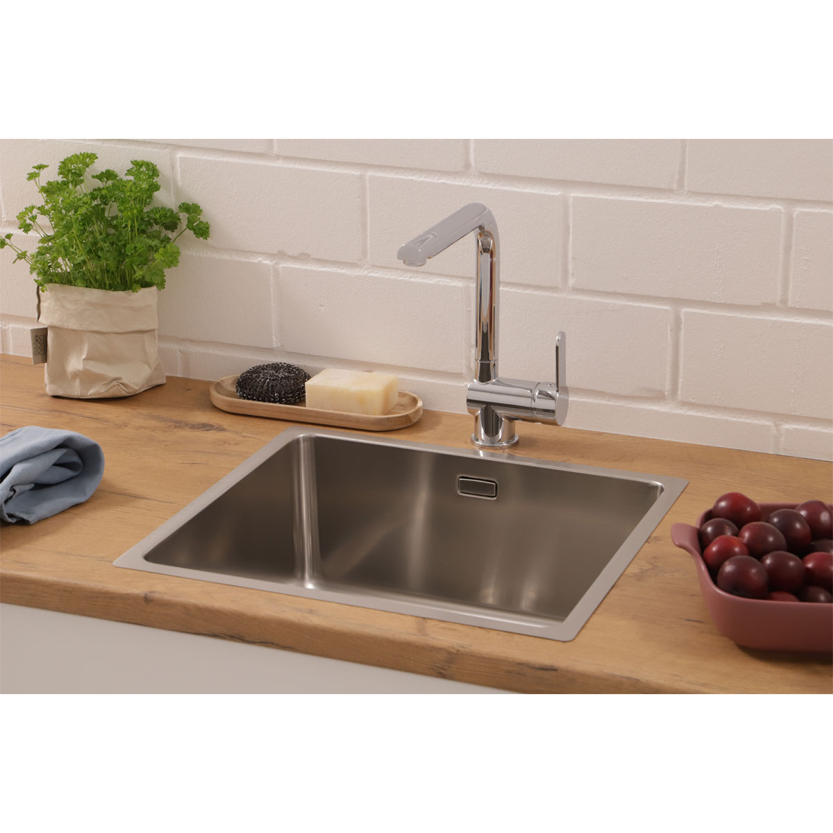 Respekta Spuele Edelstahl 49 cm inkl. Ab- und Ueberlaufgarnitur          Bild 2