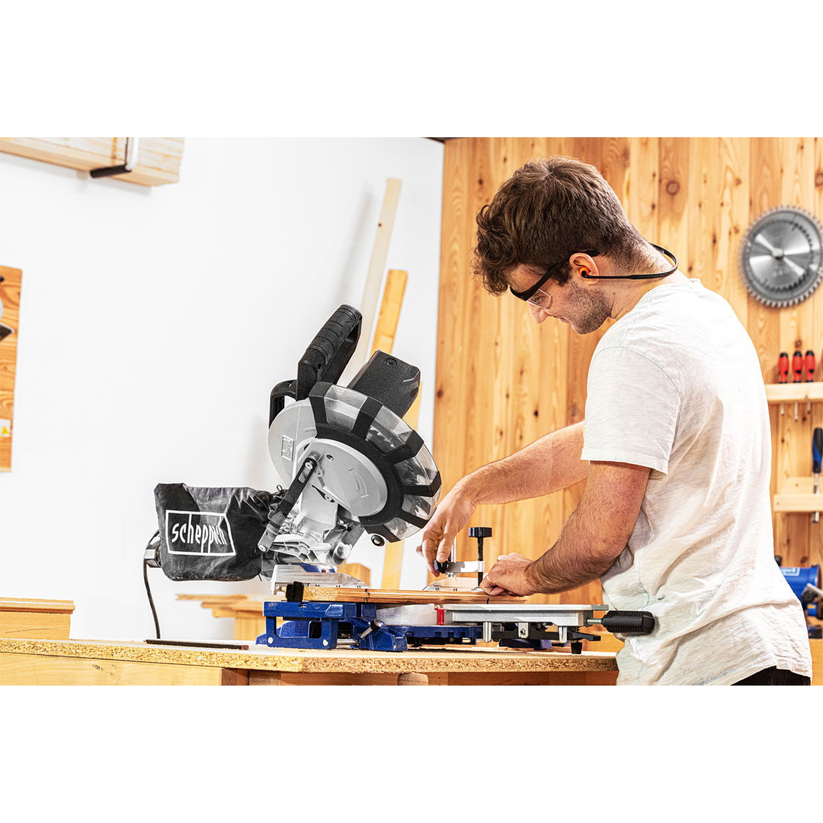 Scheppach Kapp-Zugsäge HM 216SPX Bild 3