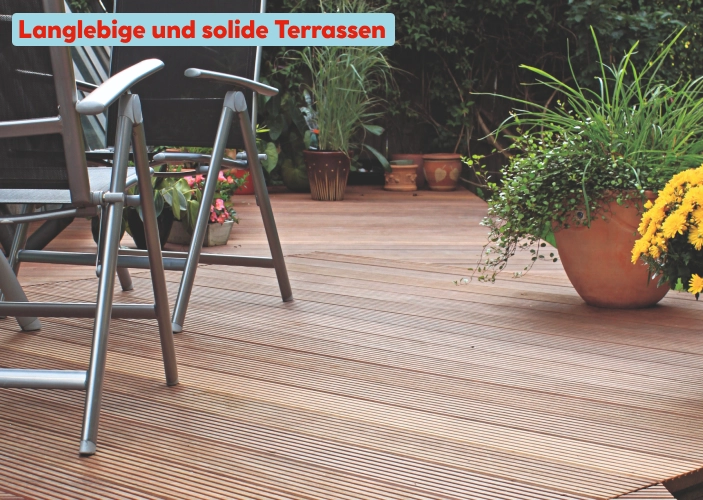 Terrasse aus modernem Holz