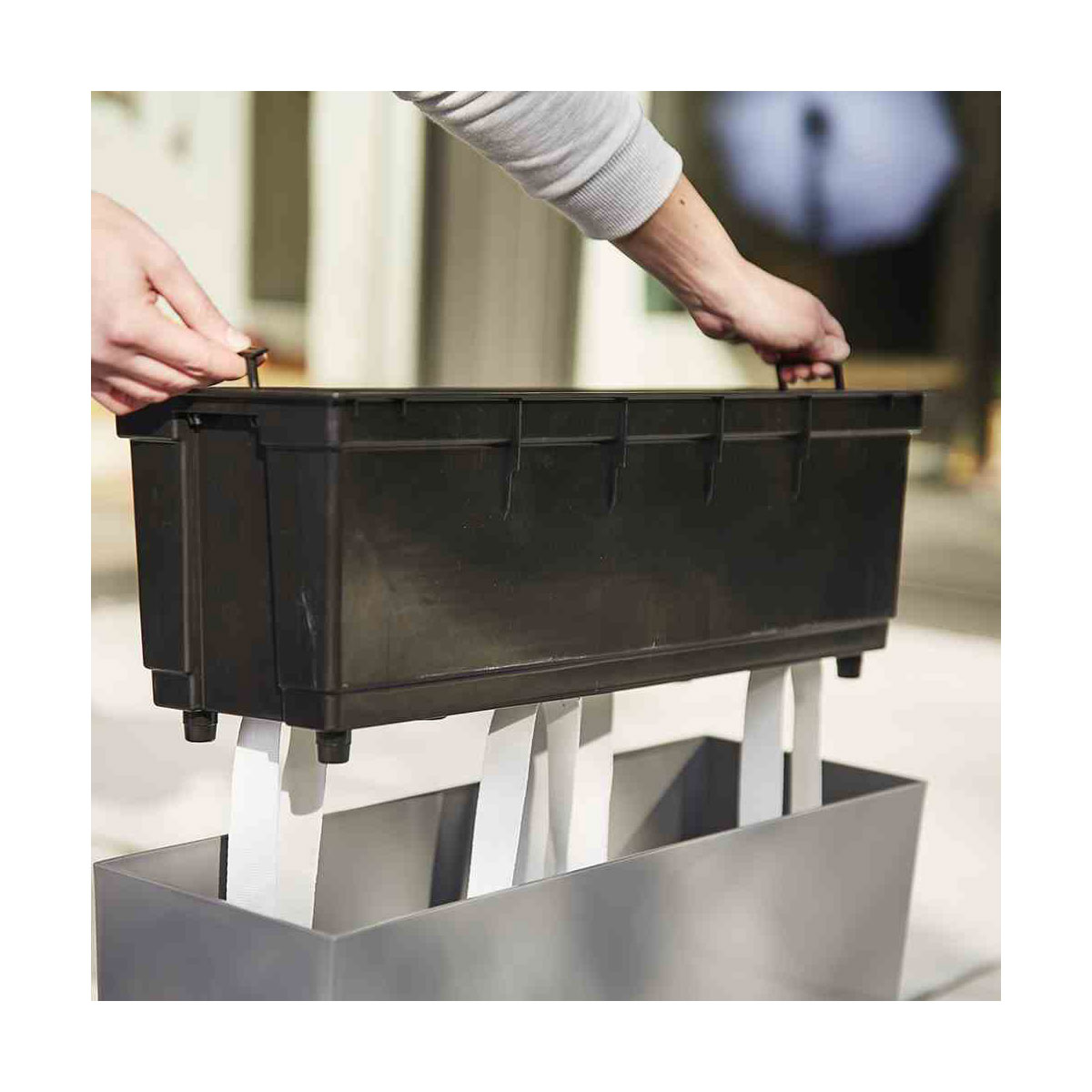 Siena Garden Pflanzgefäß Craon 56 x 19 x 36,5 cm grau Hochglanzoptik Bild 3