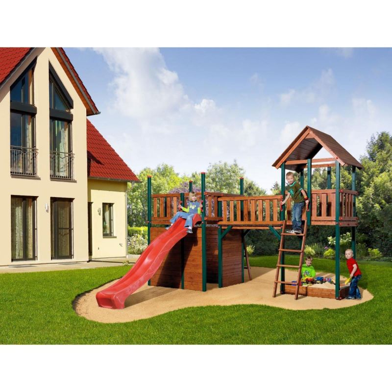 Weka Spielturm Tabaluga mit Rutsche im Garten vor Haus