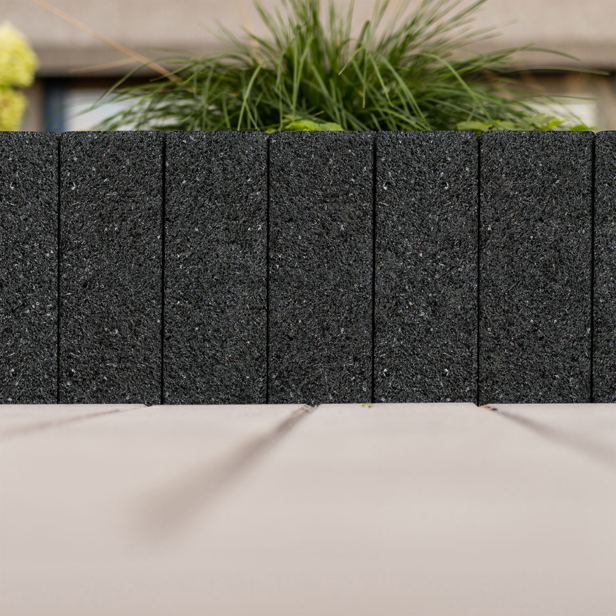 Diephaus  Mauerstein Blasted Basalt 40 x 10 x 10 cm Bild 3