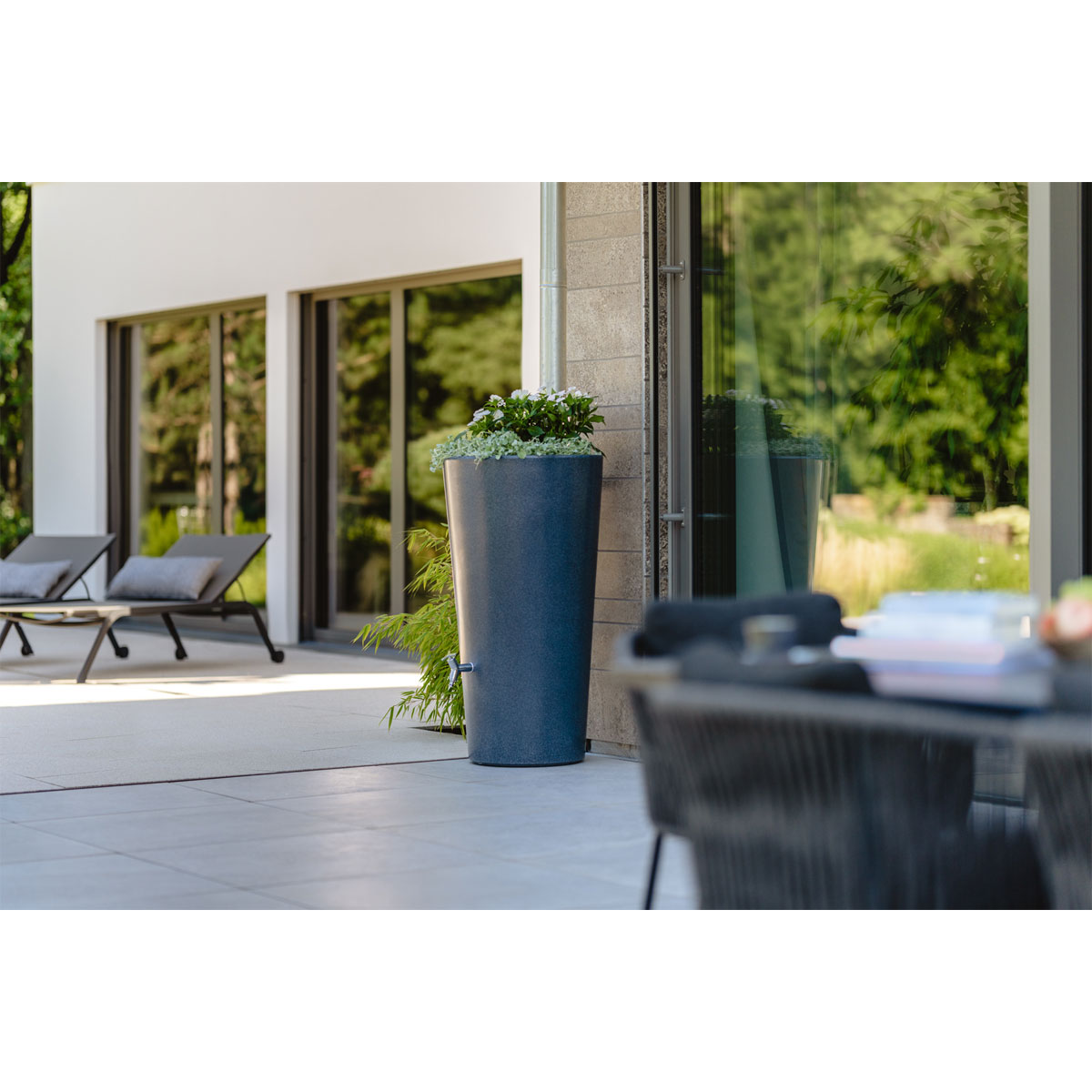 Garantia  Regentonne Stone 2in1 210 Liter lava inkl. Pflanzschale Bild 7