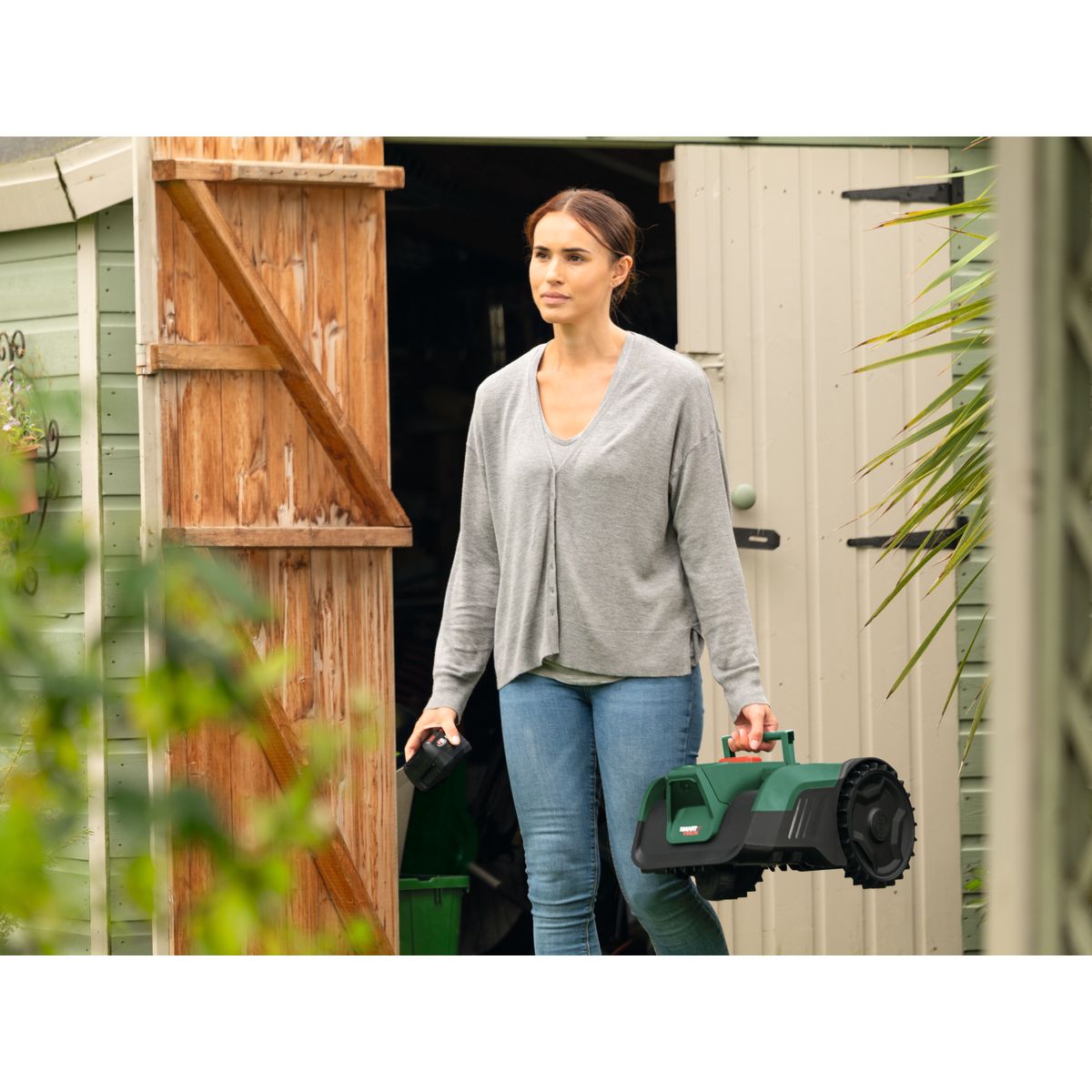 Autonomer Rasenmaeher VisiMow 18V-10018V/4,0 Ah, inkl. Akku und Ladegeraet Bild 8