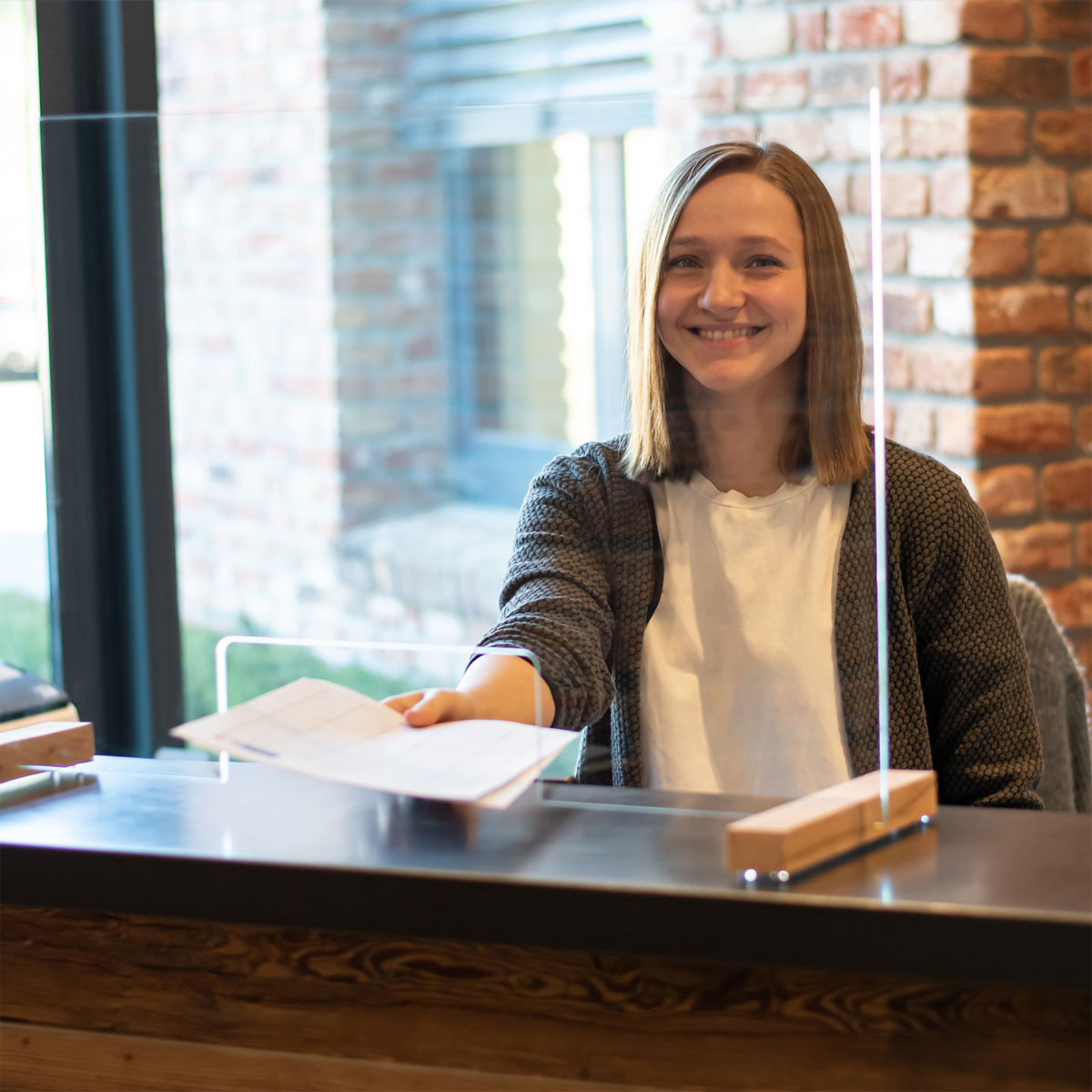 Schulte Hygieneschutz mit Durchreiche 75 x 47,5 cm Bild 9