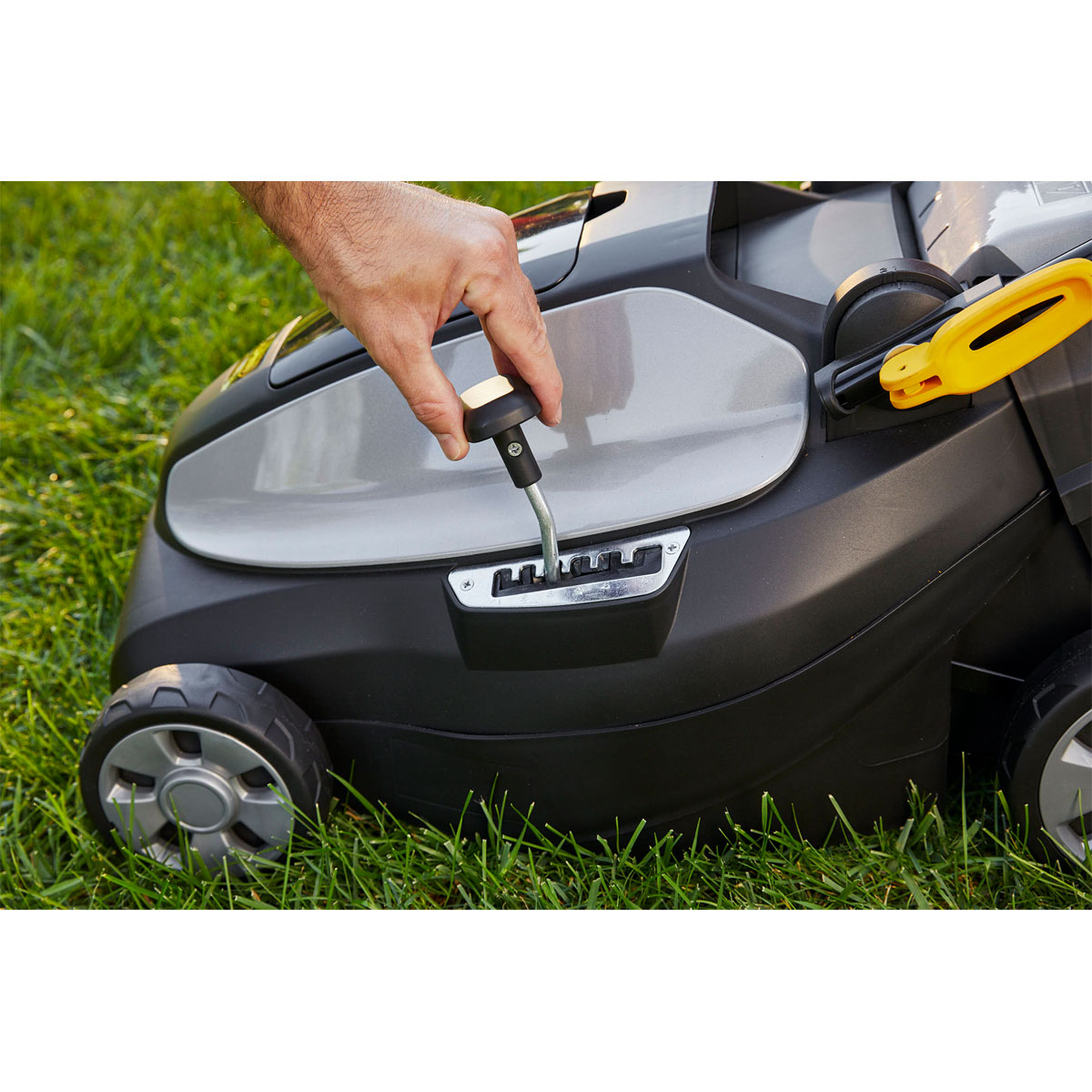 Alpina-Garden Akku-Rasenmäher-Set AL1 3820 Li 4-teilig Bild 9