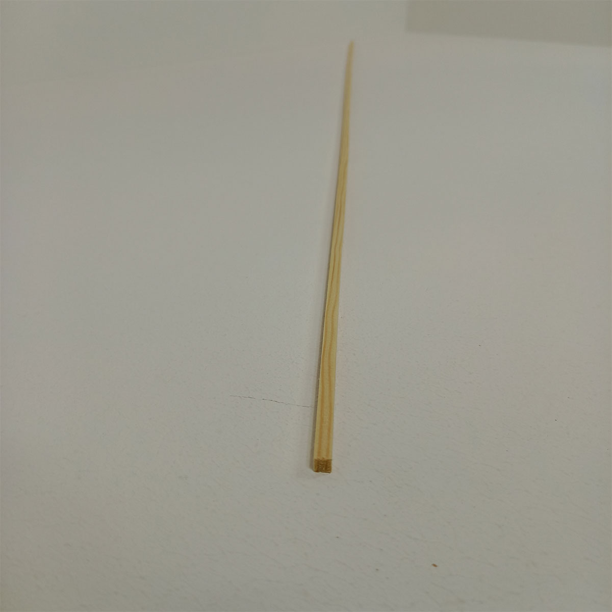 Modelbauleiste Quadrat Kiefer 4 x 4 x 1000 mm Bild 2