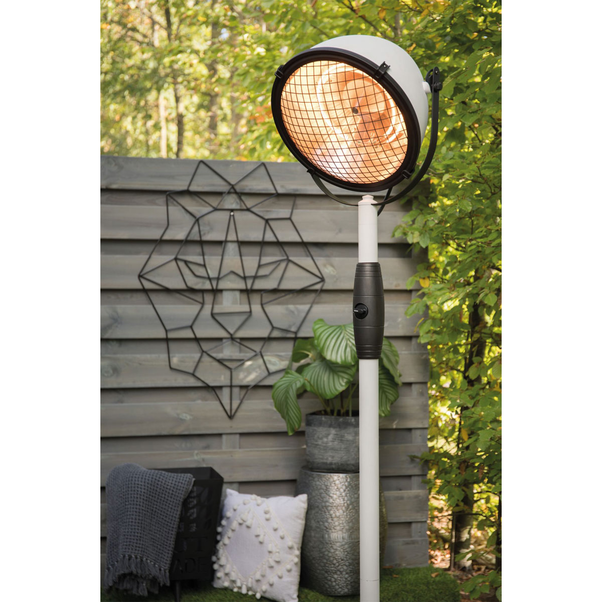 SUNRED Sundred Standheizstrahler Indus Bright Standing White 2100 Watt  Bild 1