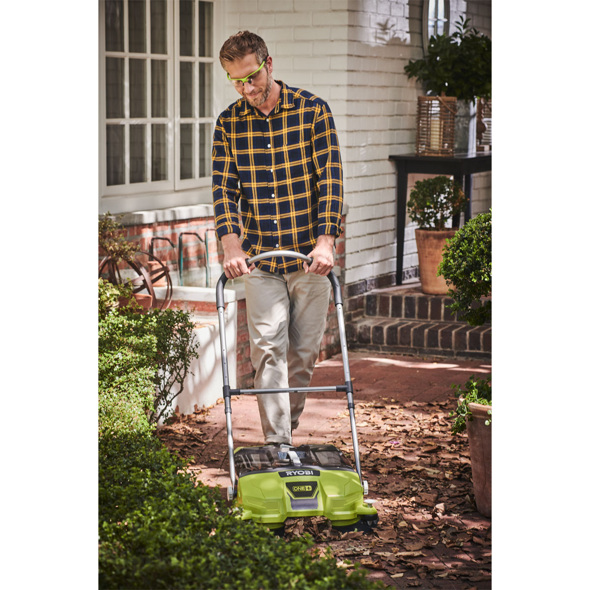 Ryobi  18V Akku-Kehrmaschine R18SW3-0 solo Bild 3