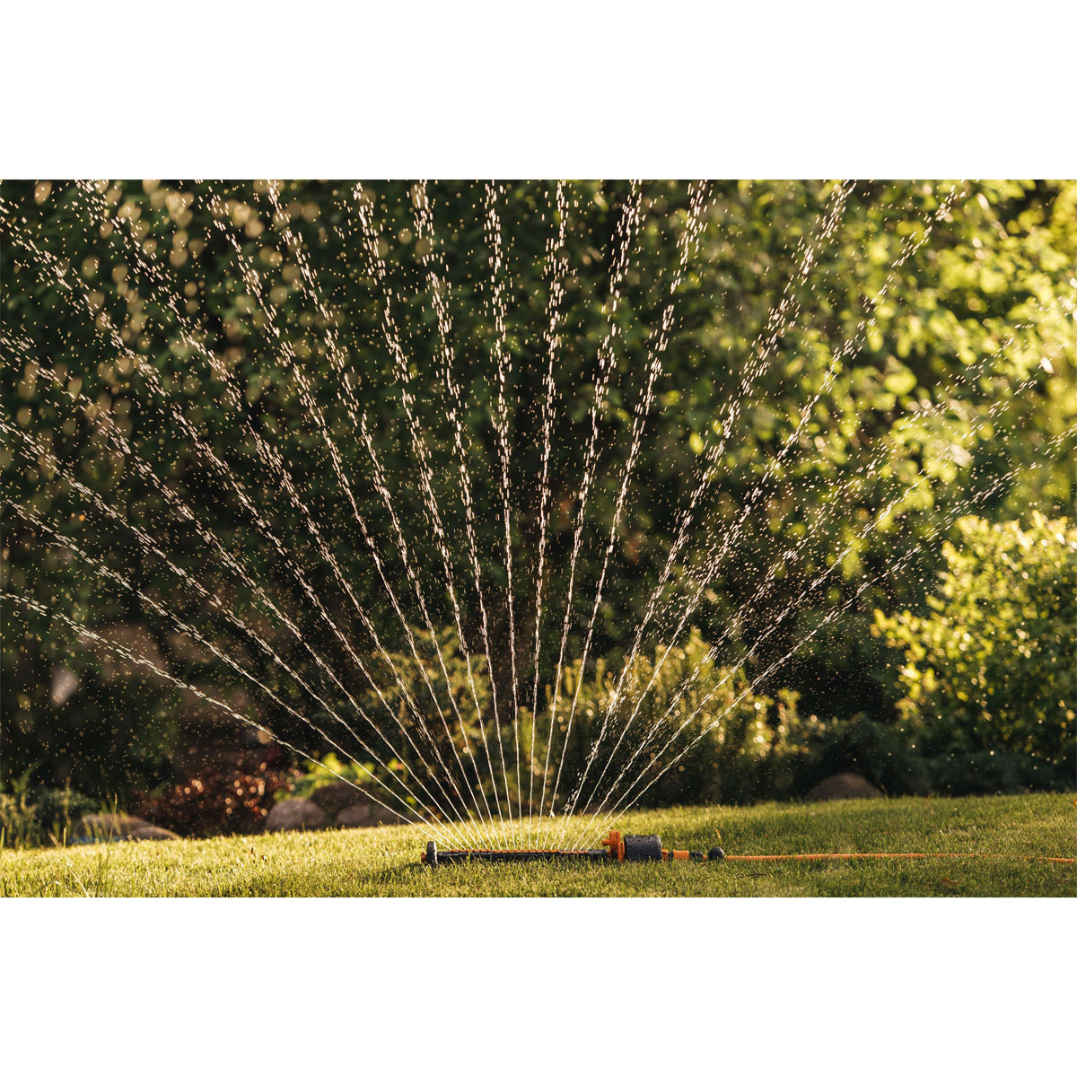 Fiskars Gartenregner M wassersparend 300m² Bild 2