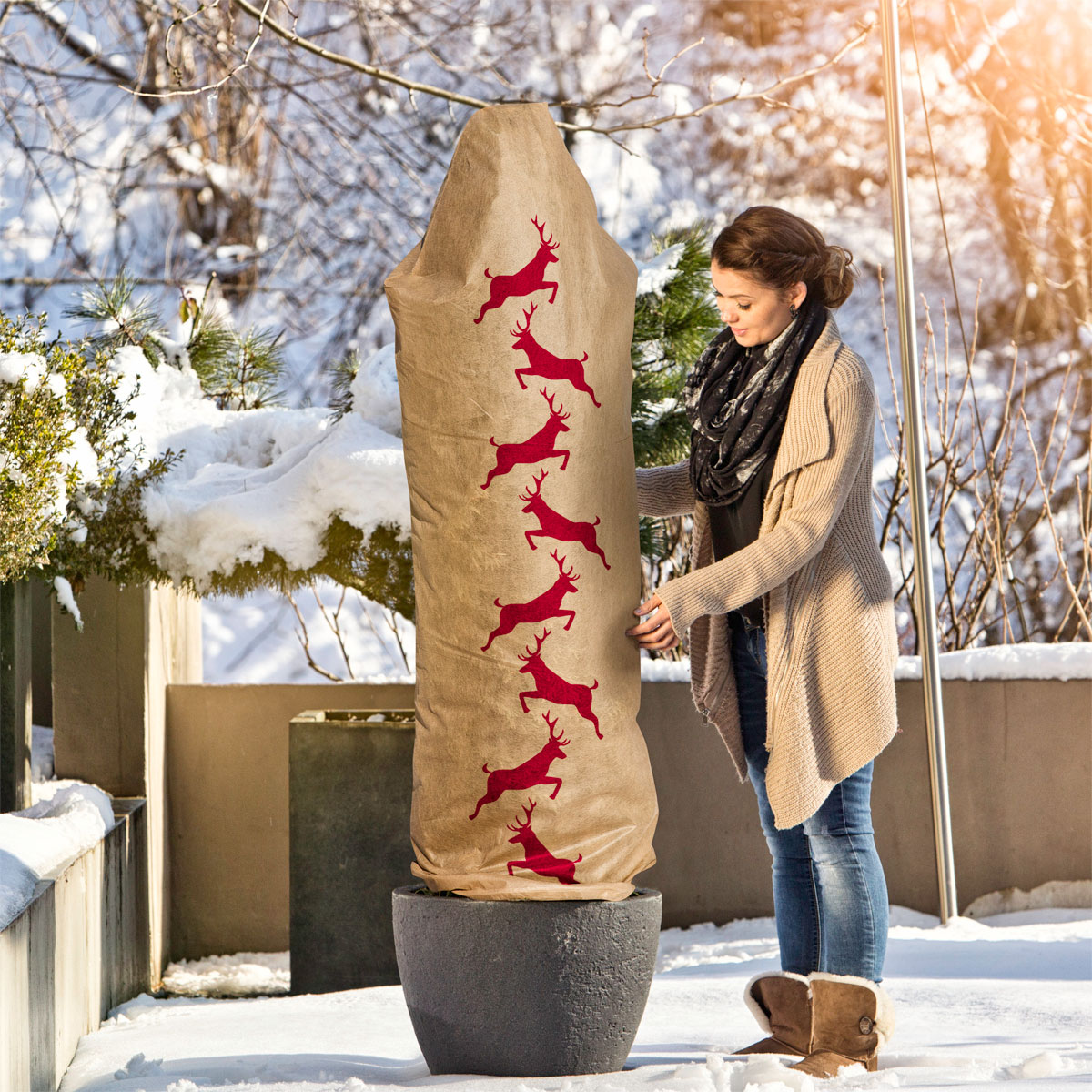 Windhager Deko-Vlieshaube Protect Hirsch XXL 1,4 m x 2,0 m Bild 2