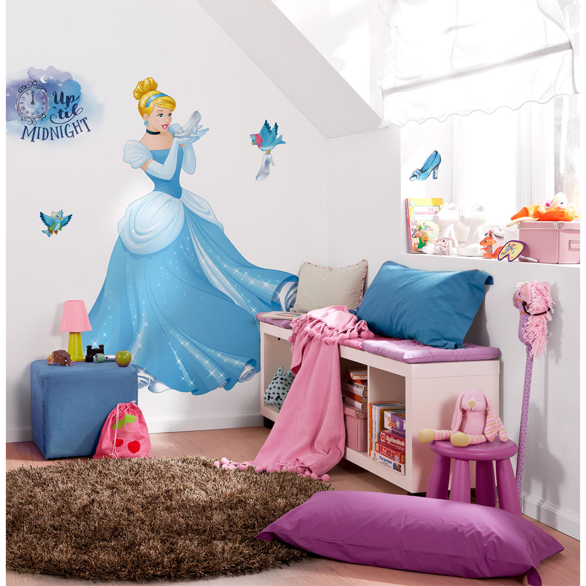 Komar  Selbstklebende Vlies Wandtattoo Cinderella XXL 127x200 cm