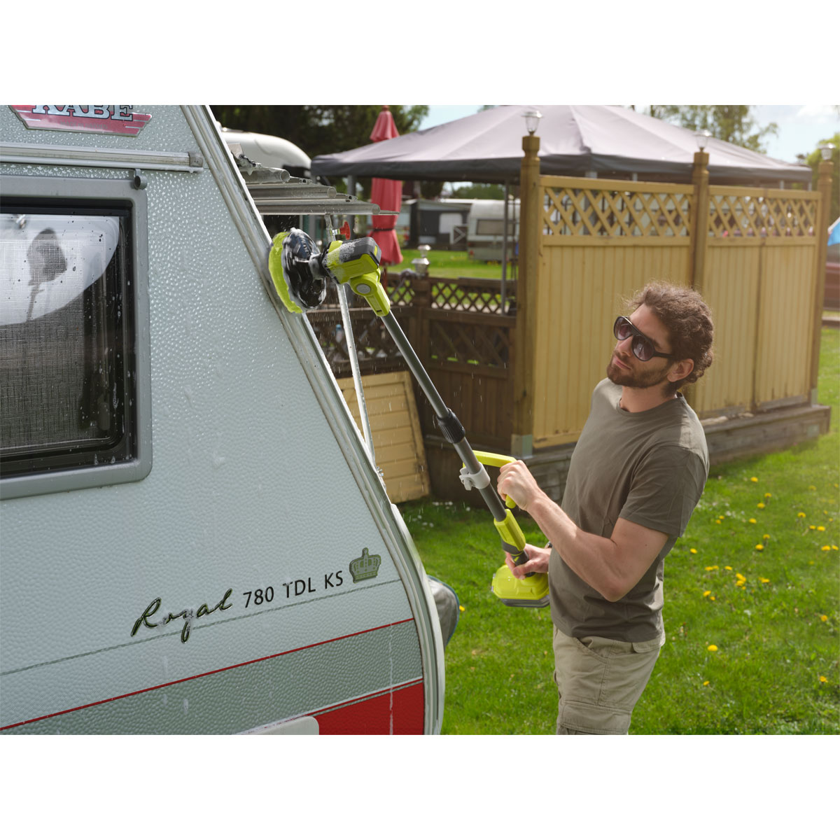 Ryobi  18V Akku-Reinigungsbuersten-Set R18TPS-120G teleskopierbar inkl 2,0 Ah Akku u Ladegerät Bild 4