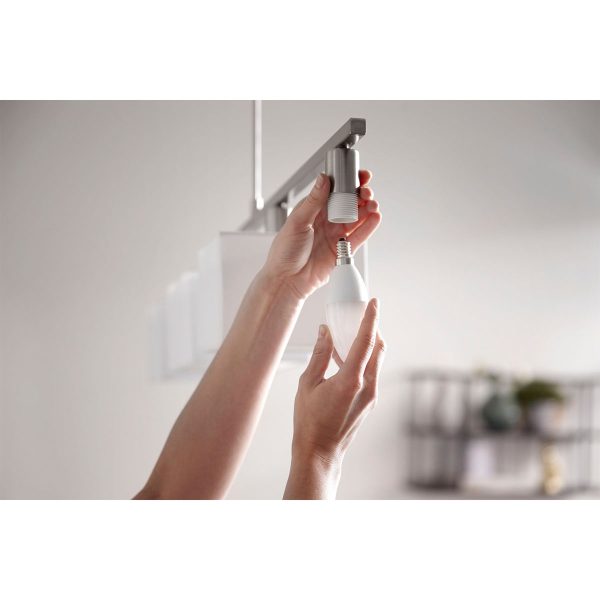 Philips Hue LED-Kerze White 5,5W 2 Stück Bild 3