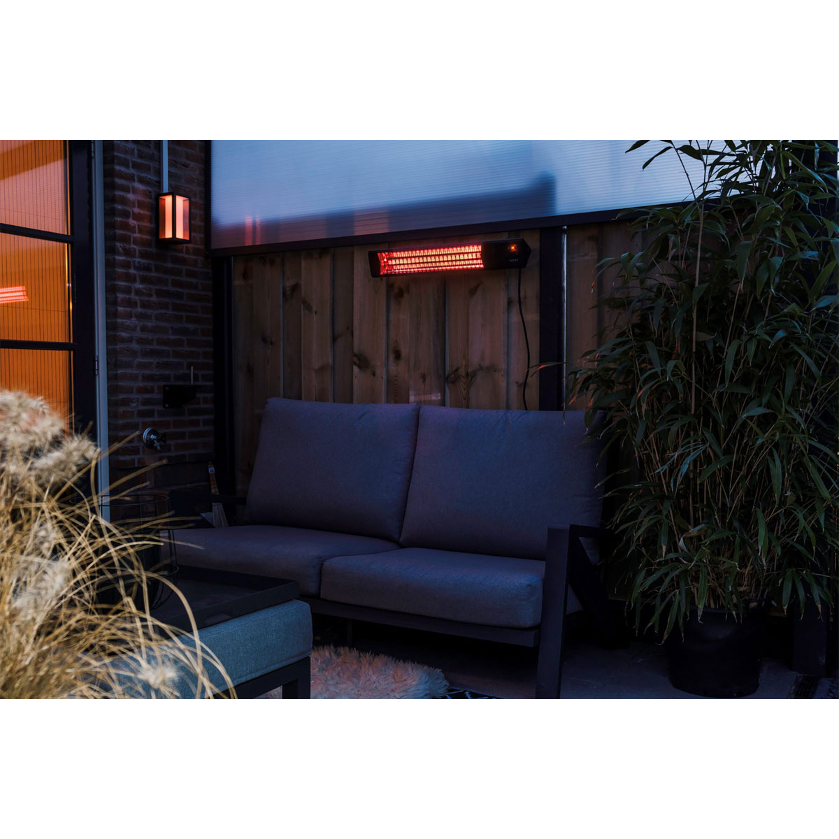 SUNRED Sundred Wandheizstrahler Triangle Dark 2500 Watt 9 Stufen Bild 4