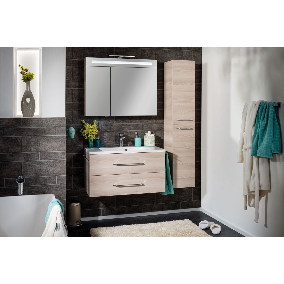 Fackelmann LED-Spiegelschrank B.clever 90 x 71 x 16 cm Alaska-Esche Bild 5