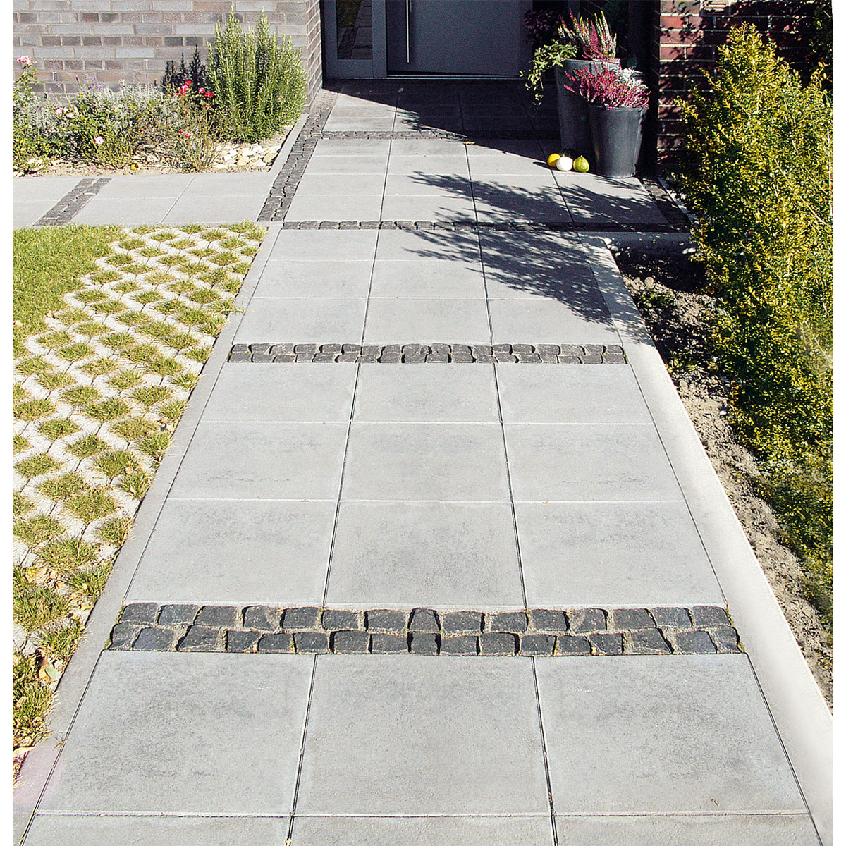 Lusit  Beton-Gehwegplatte grau 30 x 30 x 4 cm Bild 3