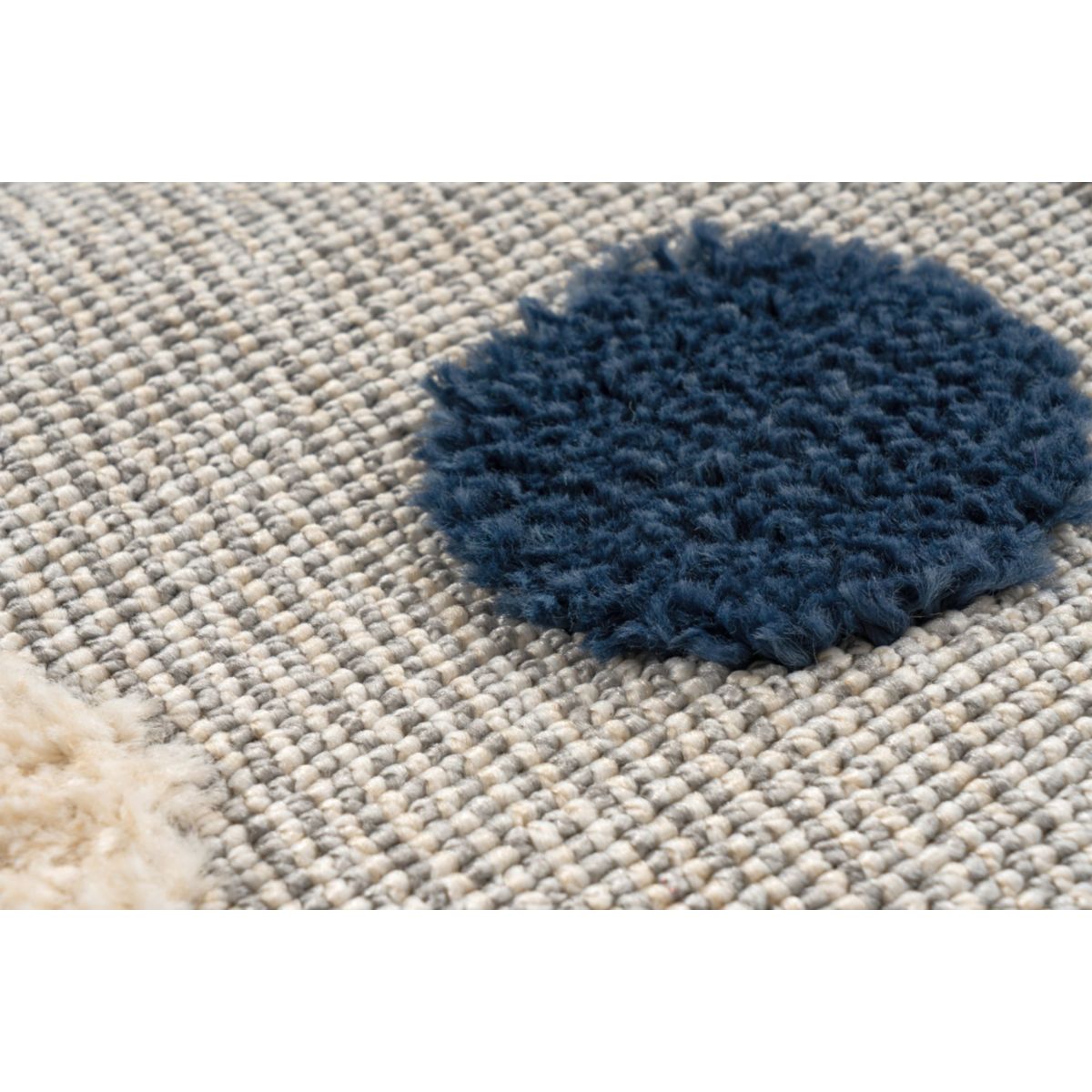 Modena 419 Dots 133cm x 133cm Bild 5